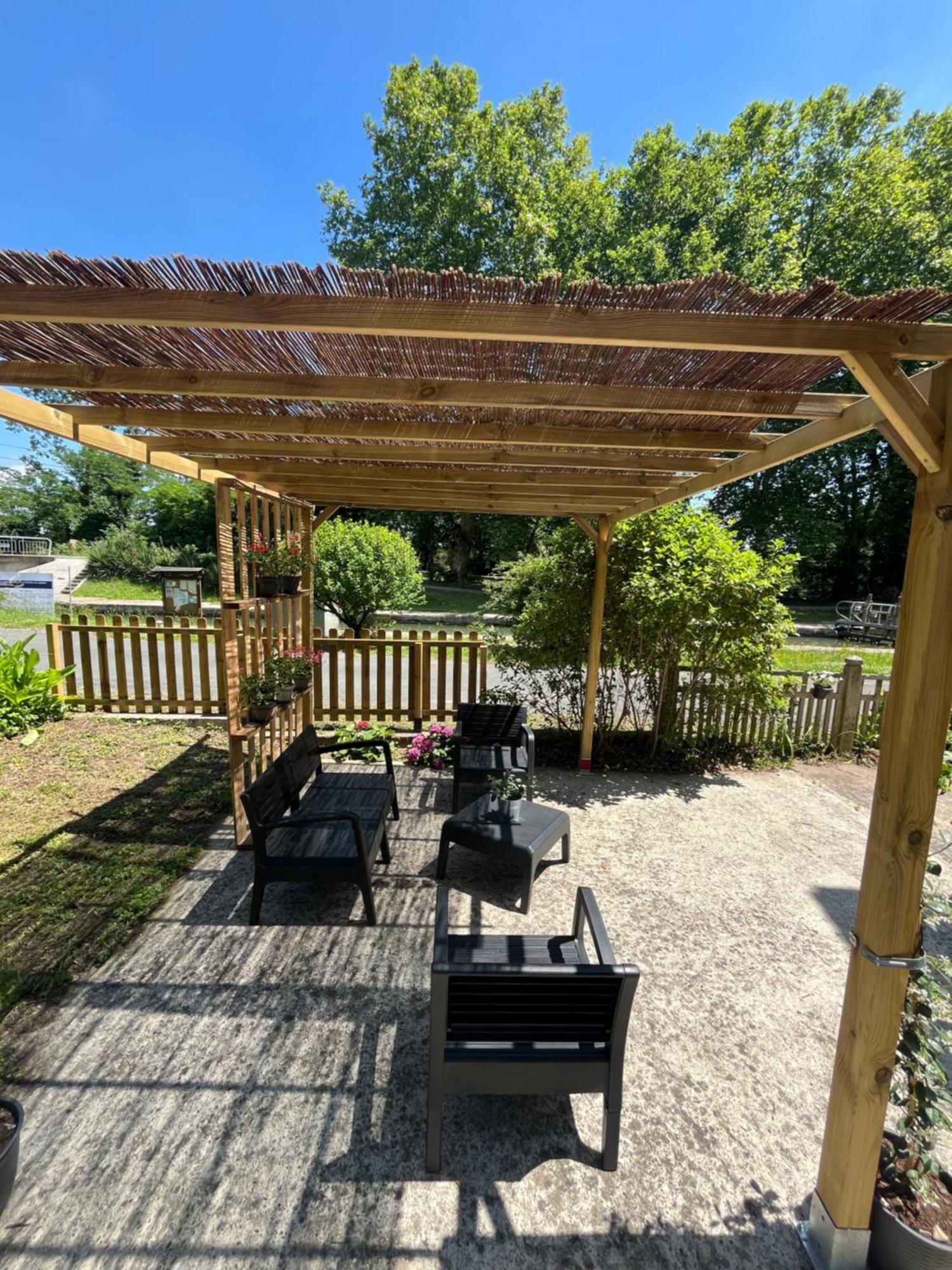 Gite Le Coup De Pompe Ecluse 47 Meilhan-sur-Garonne エクステリア 写真